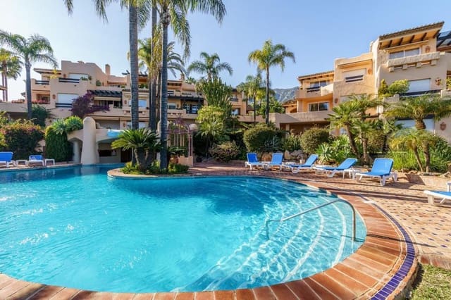 Appartement de 2 chambres à louer à Sierra Blanca, Marbella - 3 300 € (Ref: 9690308)