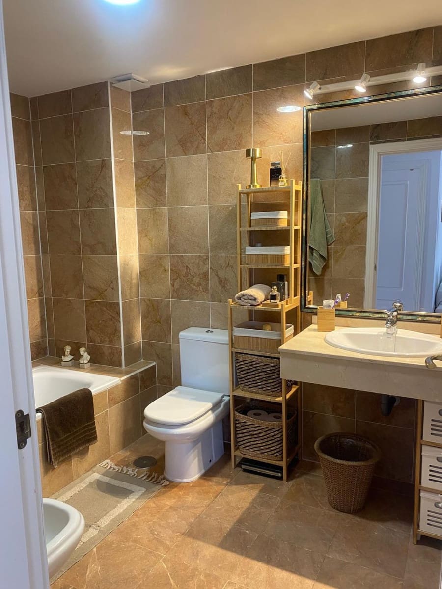 3 sovrum Lägenhet att hyra i Marbella - 3 000 € (Ref: 9690309)