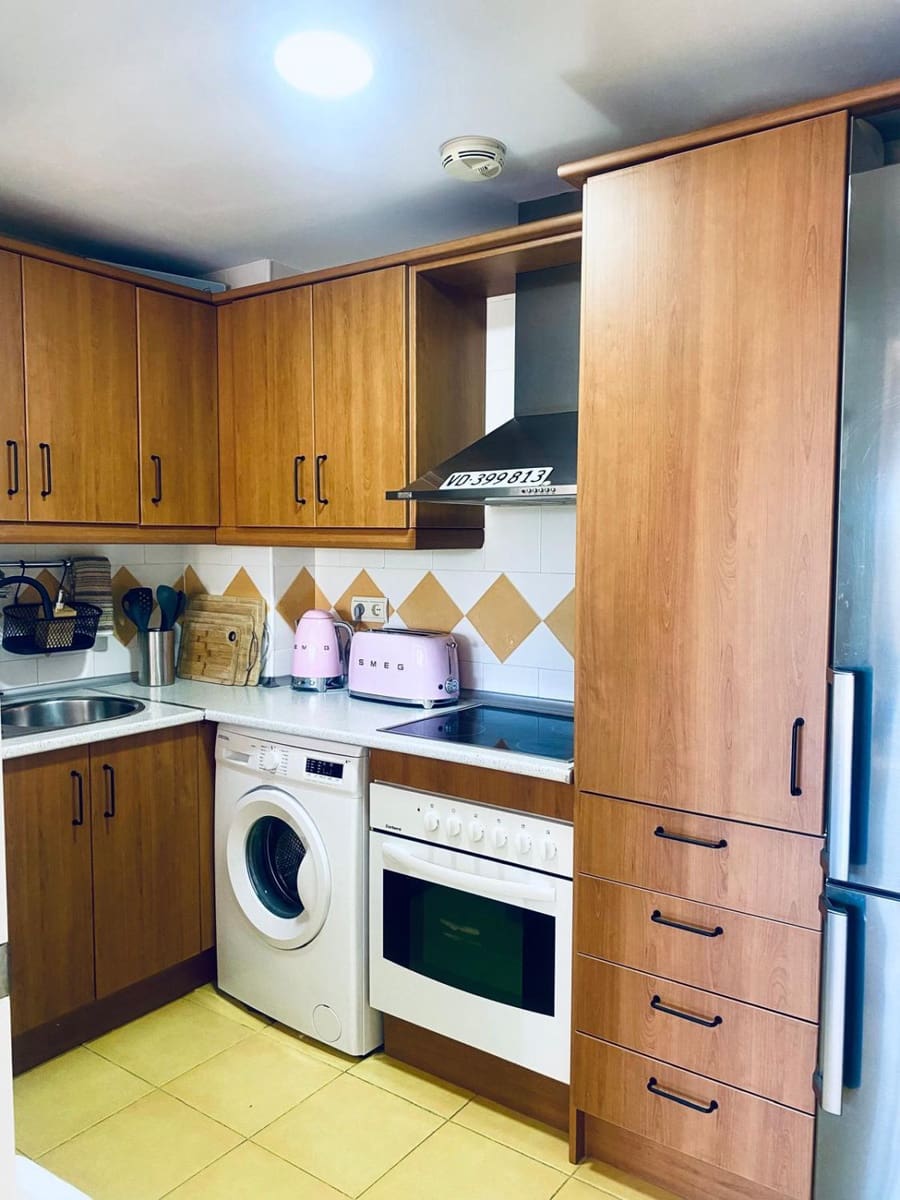 3 sovrum Lägenhet att hyra i Marbella - 3 000 € (Ref: 9690309)