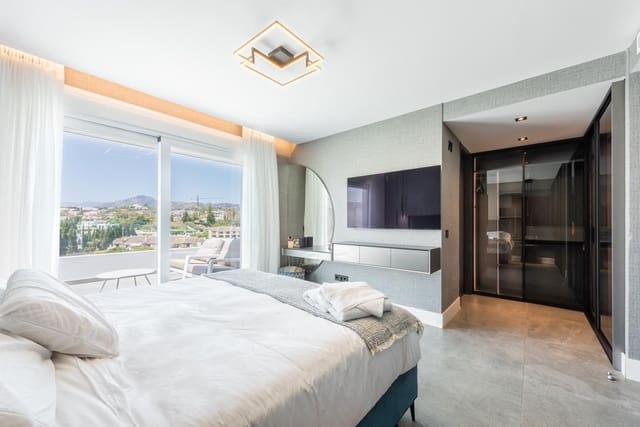 3 sypialnia Penthouse na sprzedaż w La Quinta, Benahavís z garażem - 1 450 000 € (Ref: 9694882)