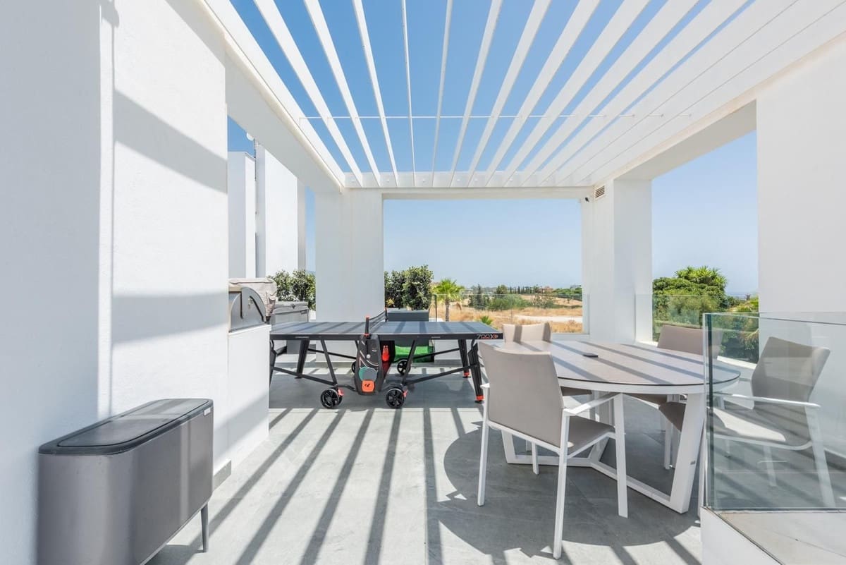 3 sypialnia Penthouse na sprzedaż w La Quinta z garażem - 1 450 000 € (Ref: 9694882)