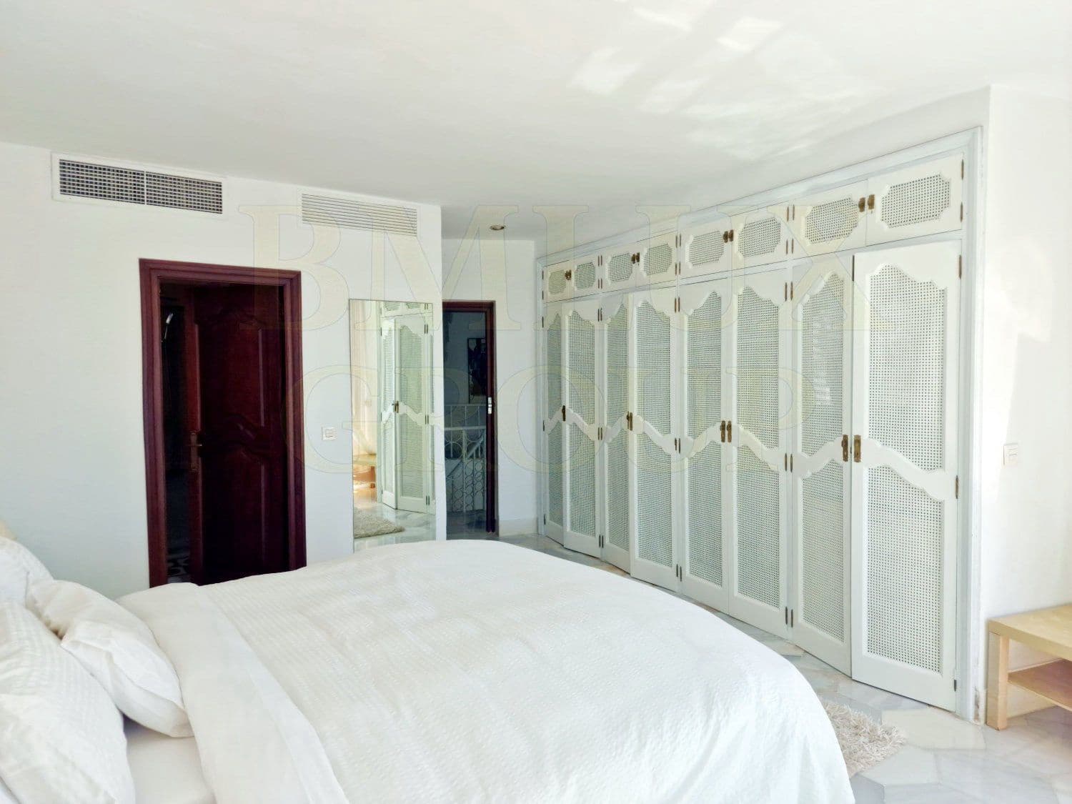 5 Zimmer Villa zu vermieten in Golden Mile mit Pool Garage - 12.500 € (Ref: 9804155)