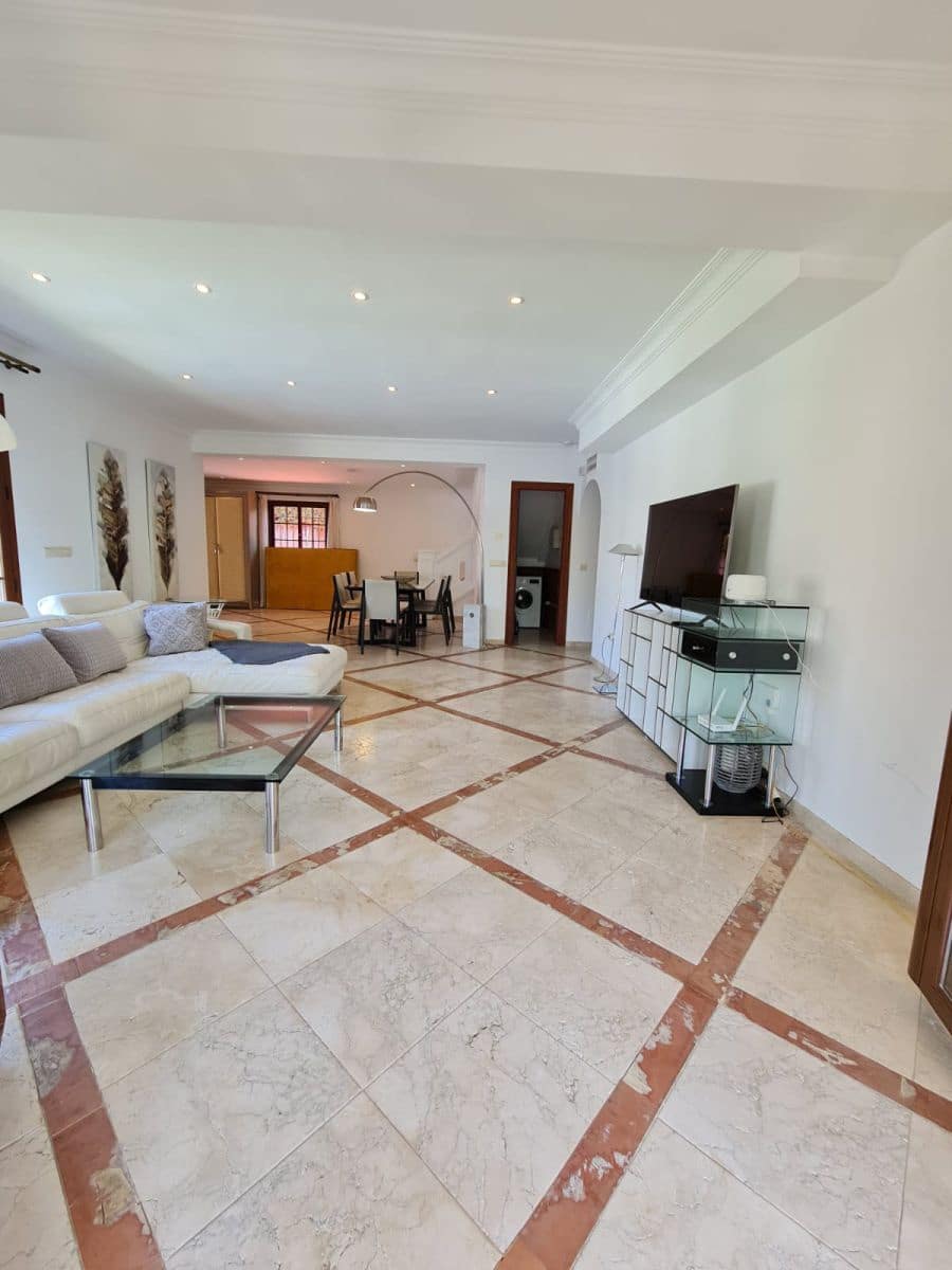 3 bedroom Villa for rent in Cancelada with pool garage - € 6,000 (Ref: 9842780)