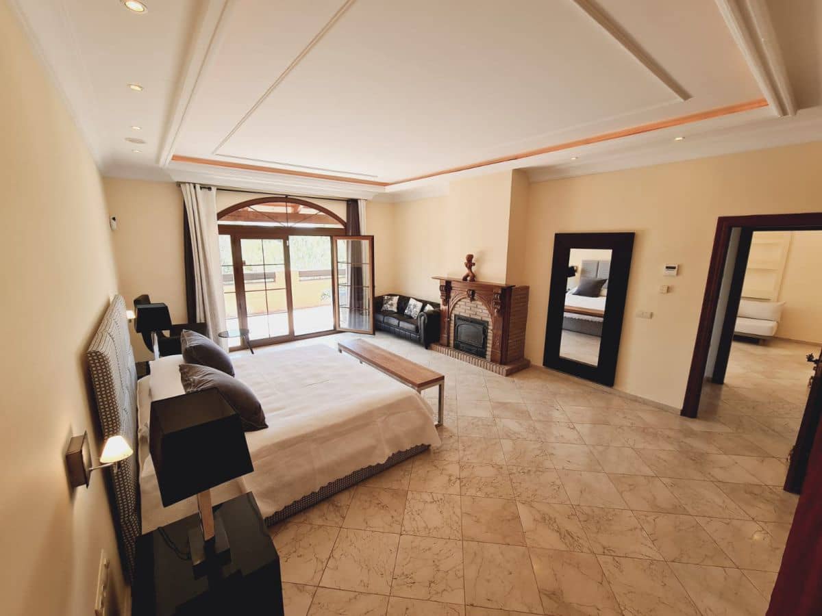 3 bedroom Villa for rent in Cancelada with pool garage - € 6,000 (Ref: 9842780)