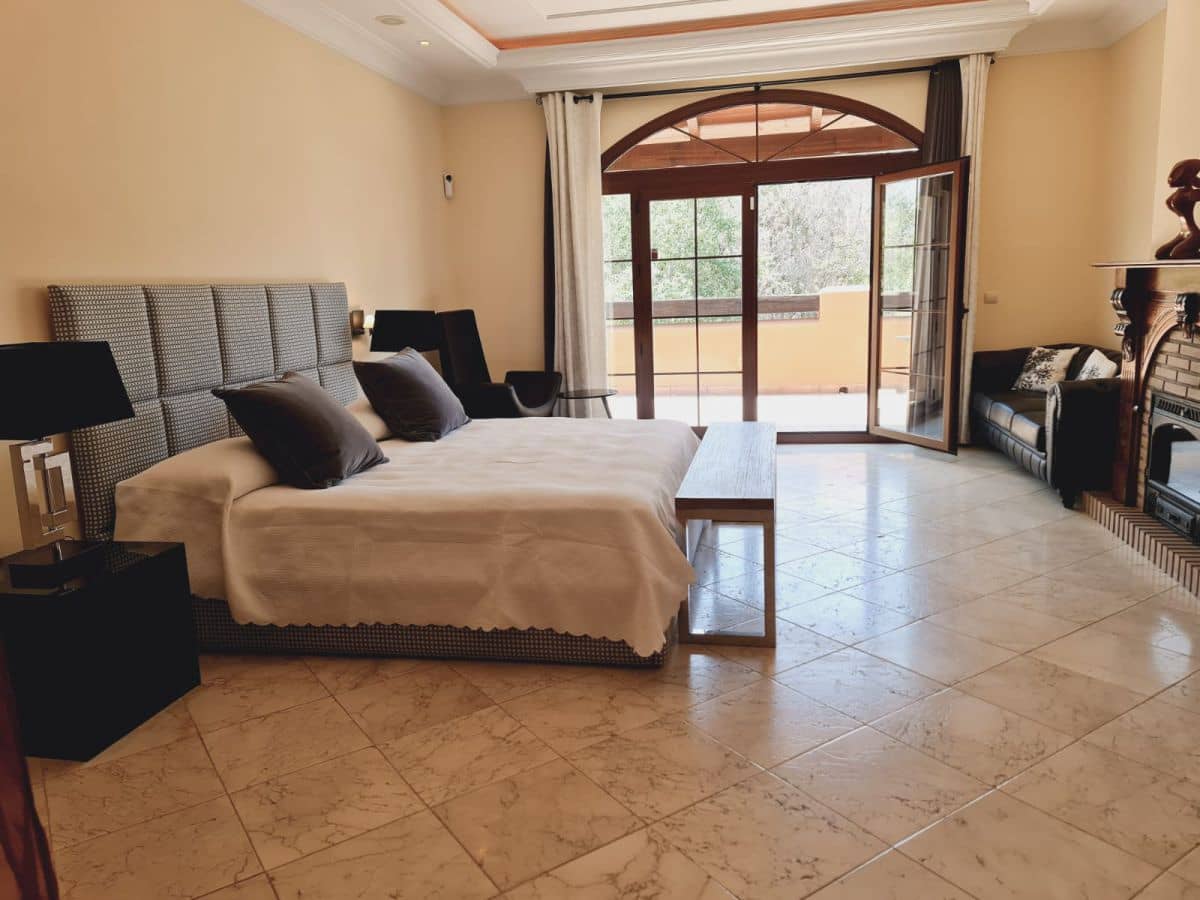3 bedroom Villa for rent in Cancelada with pool garage - € 6,000 (Ref: 9842780)