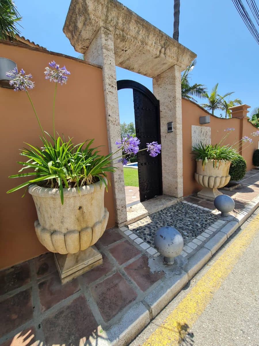 3 bedroom Villa for rent in Cancelada with pool garage - € 6,000 (Ref: 9842780)