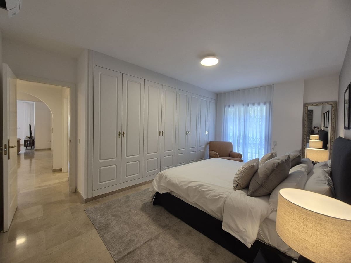 3 bedroom Apartment for rent in Marbella with pool garage - € 3,500 (Ref: 9845278)