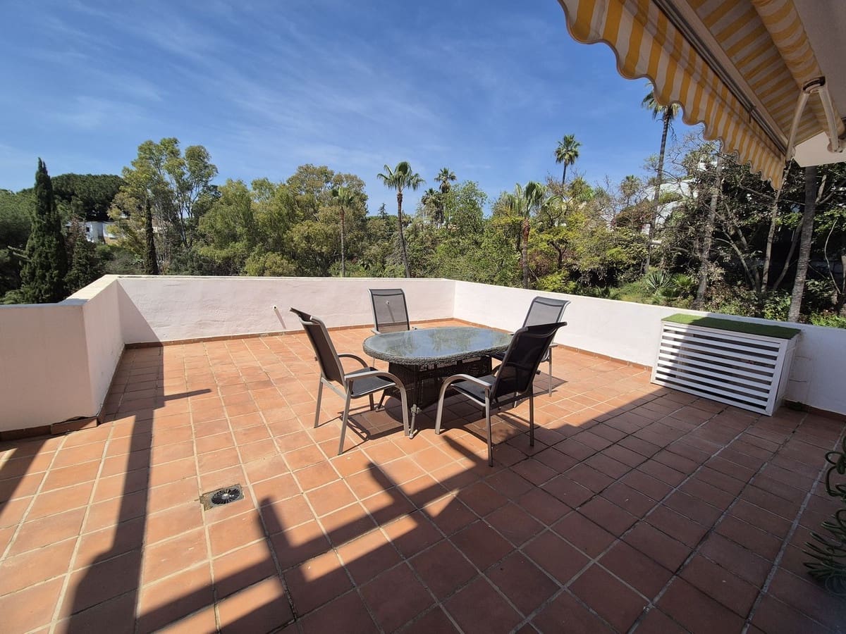 3 bedroom Apartment for rent in Marbella with pool garage - € 3,500 (Ref: 9845278)