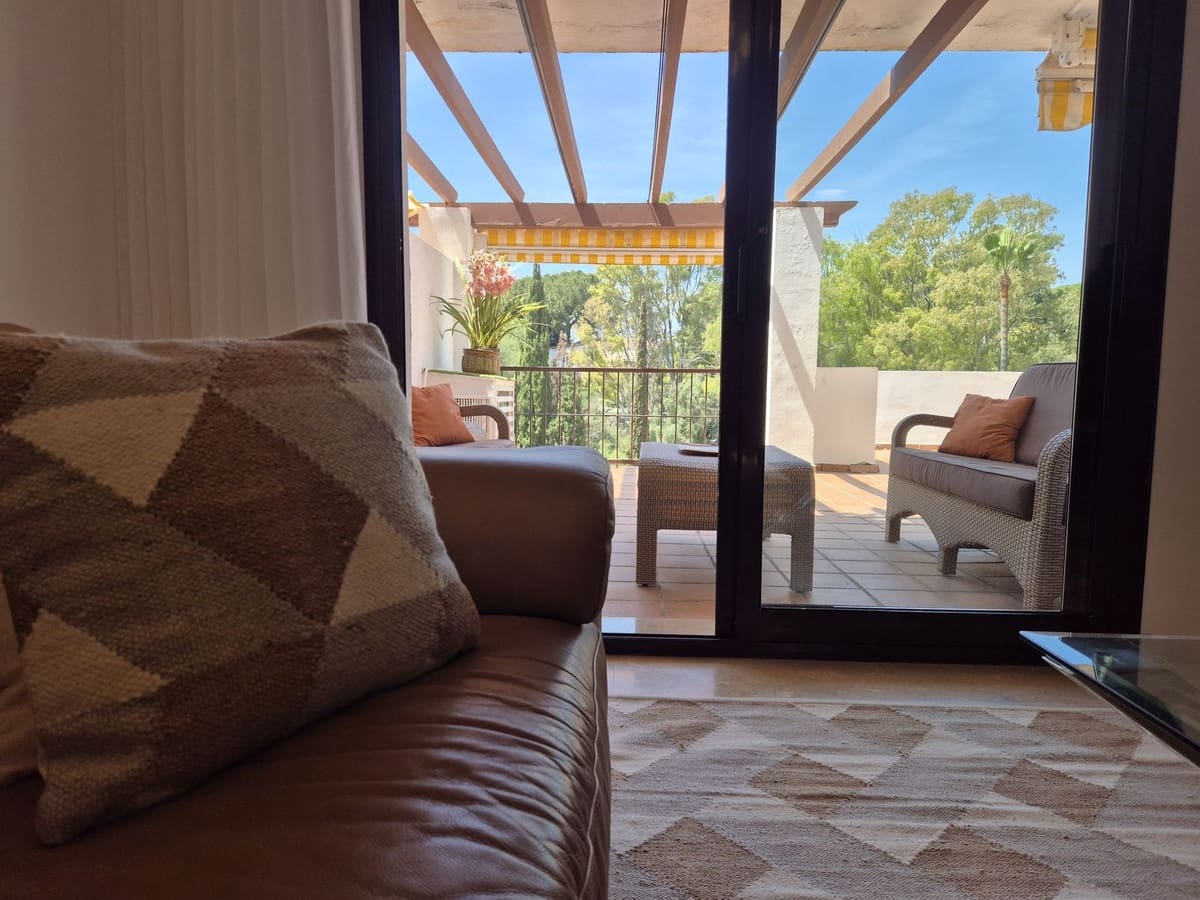 3 bedroom Apartment for rent in Marbella with pool garage - € 3,500 (Ref: 9845278)