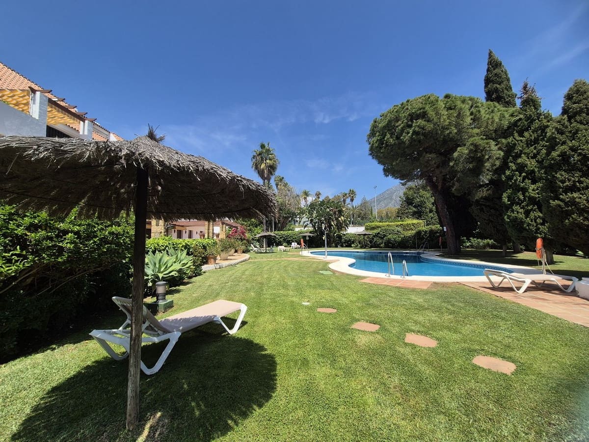 3 bedroom Apartment for rent in Marbella with pool garage - € 3,500 (Ref: 9845278)