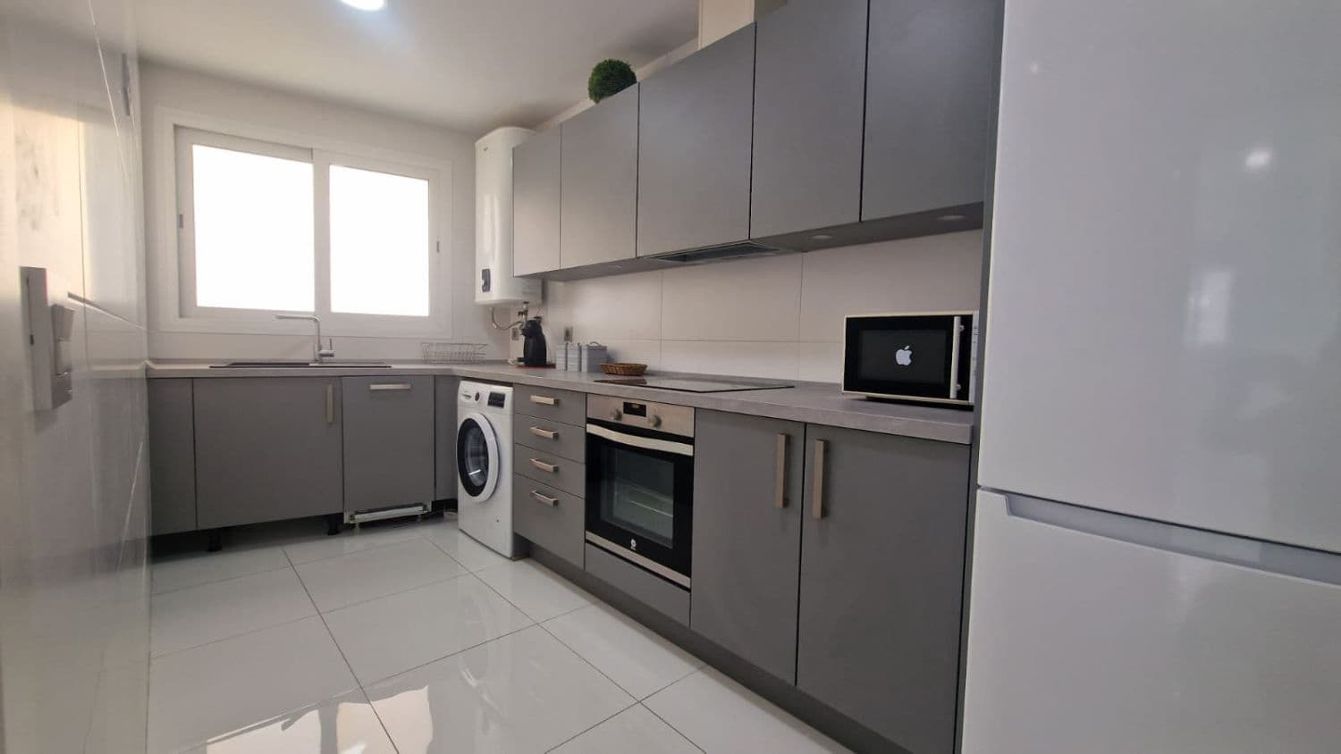 2 bedroom Apartment for sale in Marbella - € 550,000 (Ref: 9851005)
