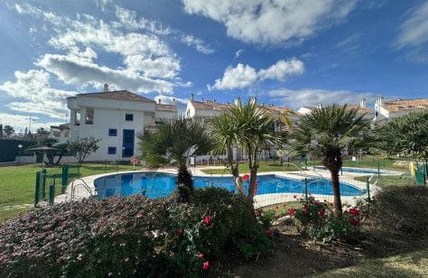 4 soveværelse Rækkehus til salg i Marbella - € 980.000 (Ref: 9851006)