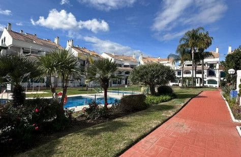 4 soveværelse Rækkehus til salg i Marbella - € 980.000 (Ref: 9851006)