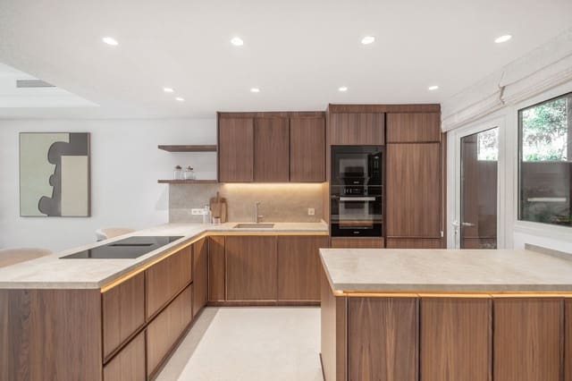 4 bedroom Villa for rent in La Carolina - Guadalpín, Marbella with garage - € 15,000 (Ref: 9851007)