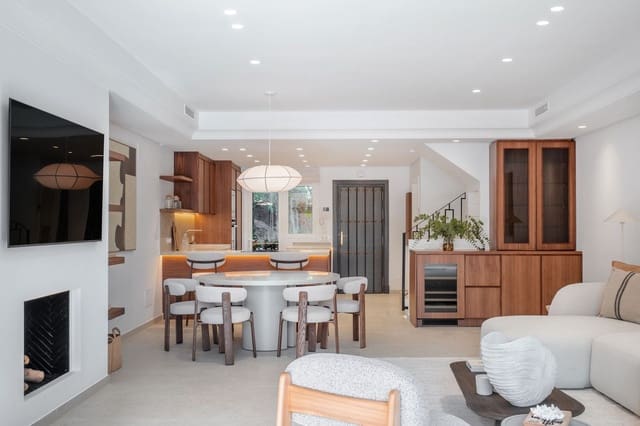 4 bedroom Villa for rent in La Carolina - Guadalpín, Marbella with garage - € 15,000 (Ref: 9851007)