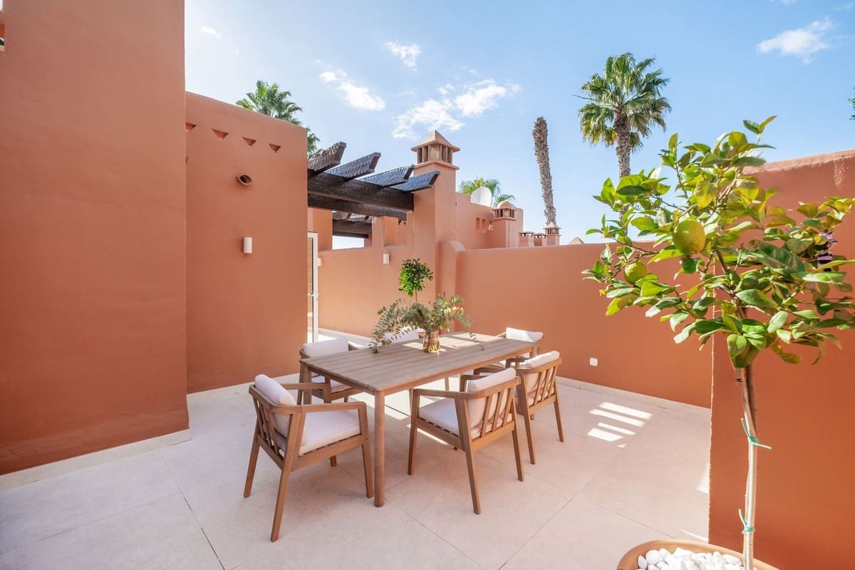 4 bedroom Villa for rent in Golden Mile with garage - € 15,000 (Ref: 9851007)