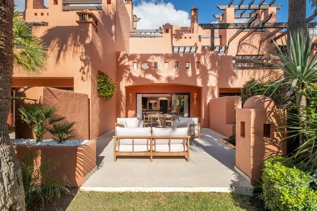 4 bedroom Villa for rent in La Carolina - Guadalpín, Marbella with garage - € 15,000 (Ref: 9851007)