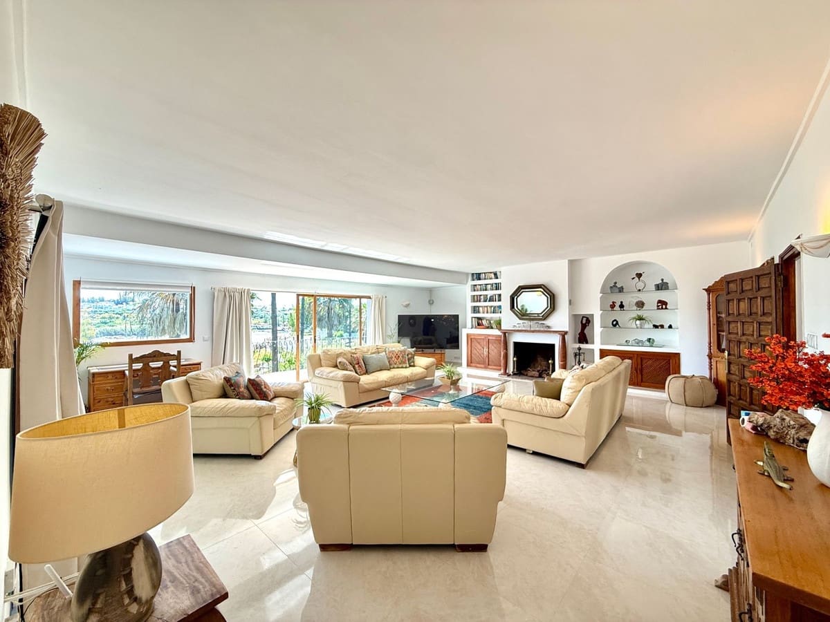 6 slaapkamer Villa te huur in Guadalmina met zwembad garage - € 13.000 (Ref: 9851008)