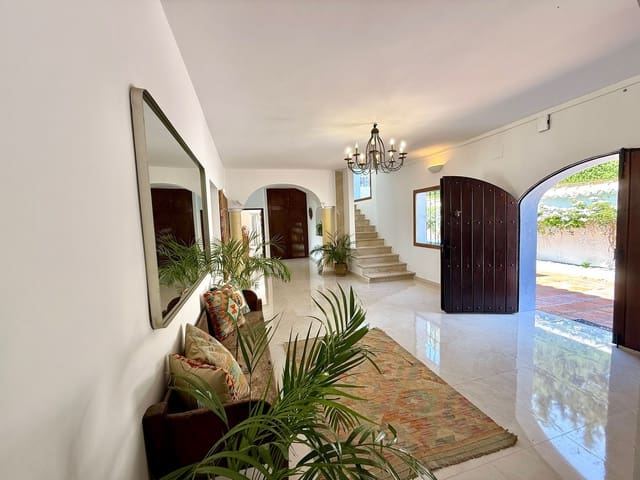 6 slaapkamer Villa te huur in Guadalmina Alta, Marbella met zwembad garage - € 13.000 (Ref: 9851008)