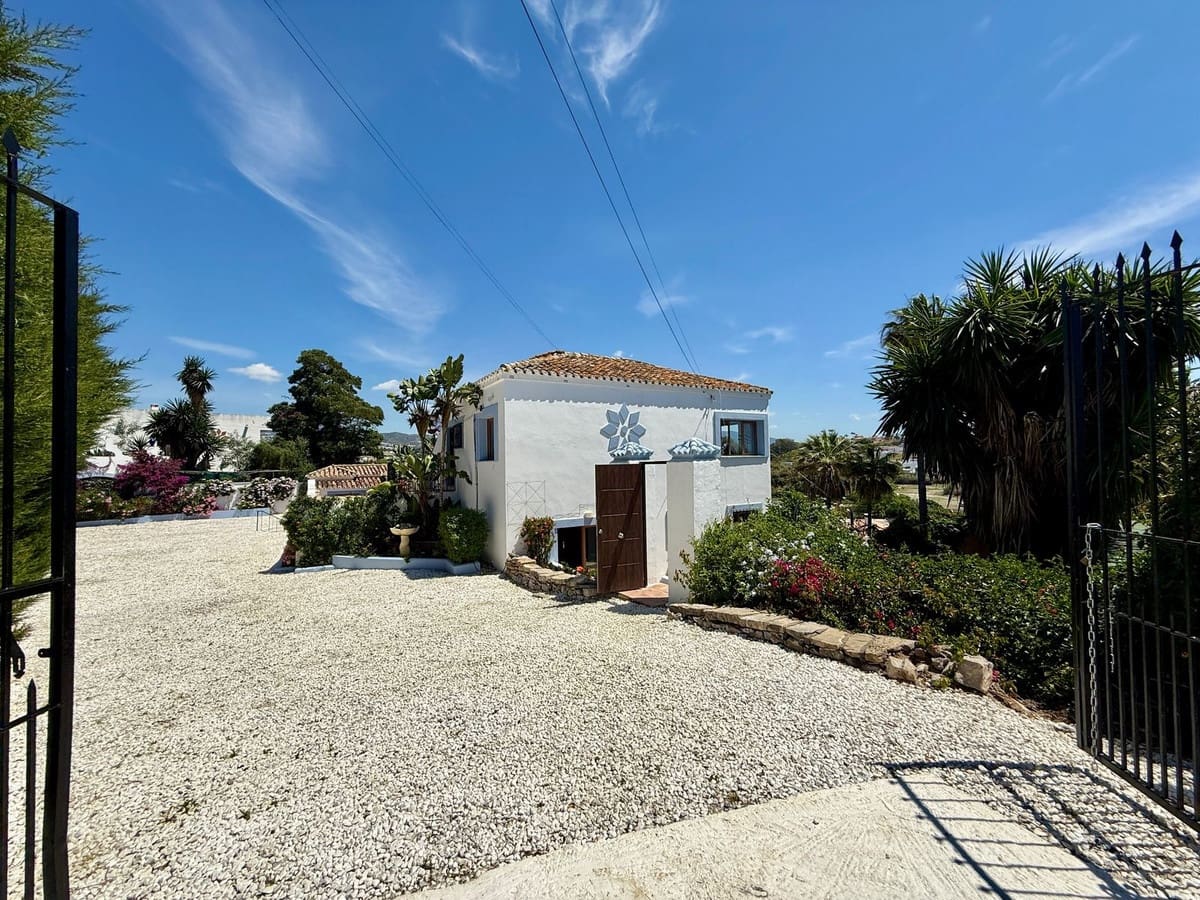 6 slaapkamer Villa te huur in Guadalmina met zwembad garage - € 13.000 (Ref: 9851008)