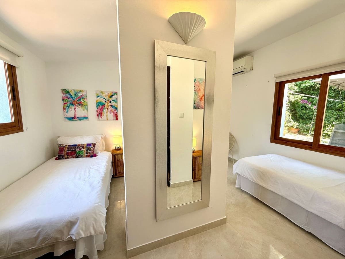 6 slaapkamer Villa te huur in Guadalmina met zwembad garage - € 13.000 (Ref: 9851008)
