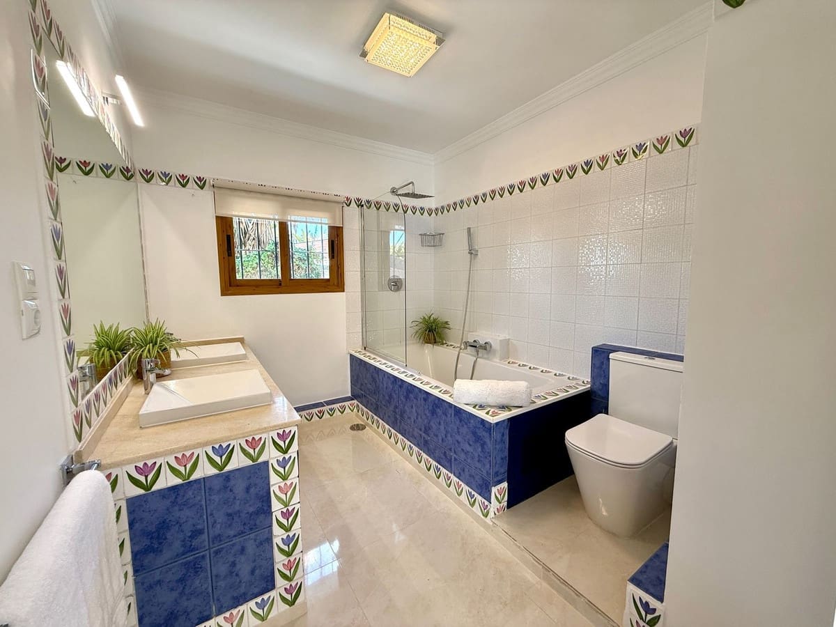 6 slaapkamer Villa te huur in Guadalmina met zwembad garage - € 13.000 (Ref: 9851008)