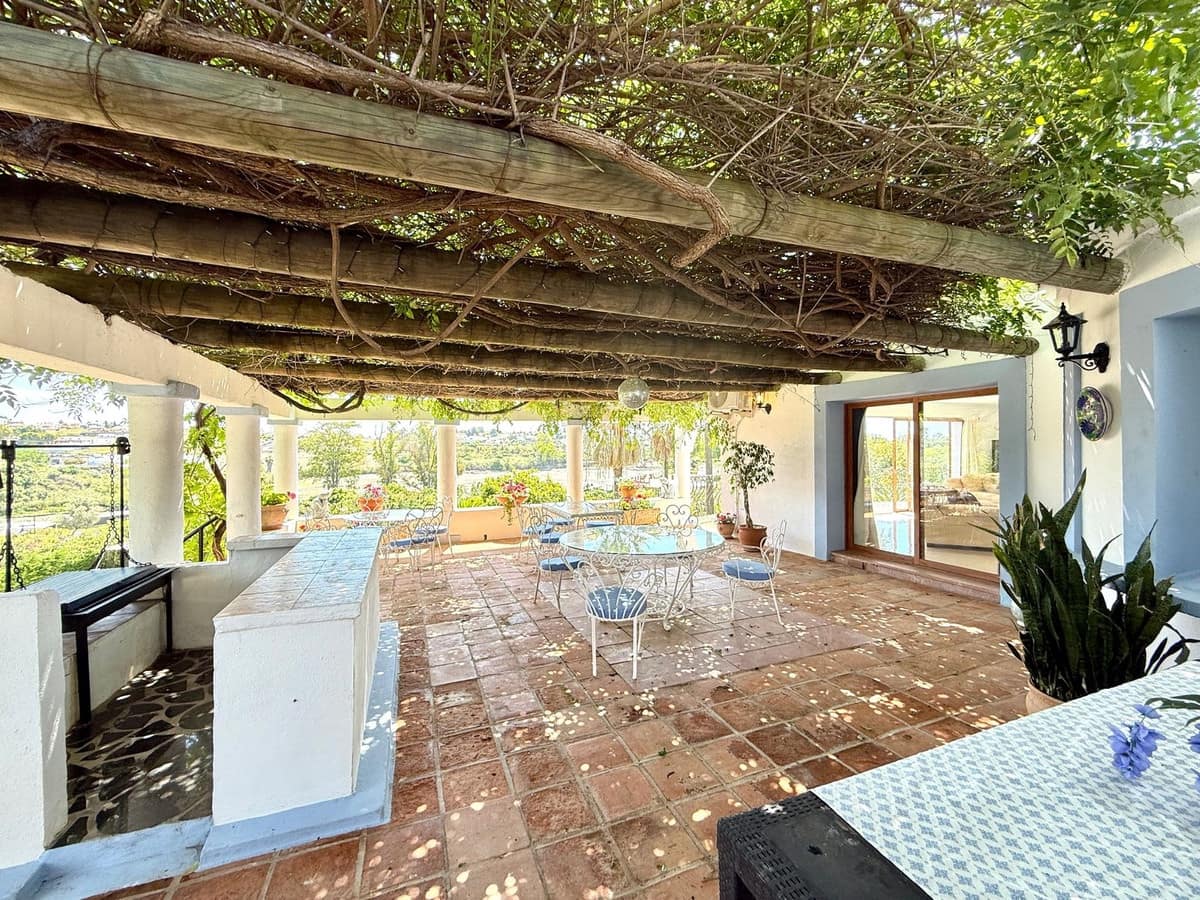 6 slaapkamer Villa te huur in Guadalmina met zwembad garage - € 13.000 (Ref: 9851008)