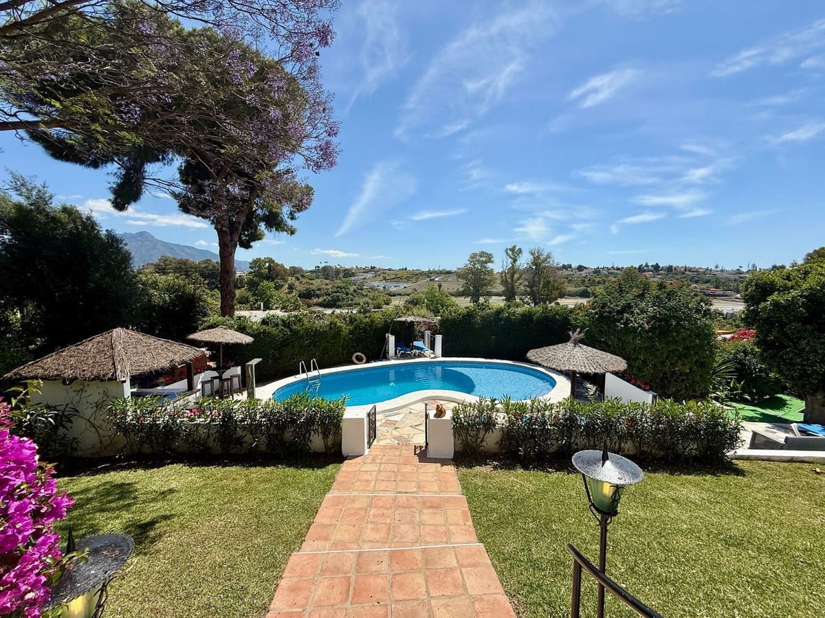 6 slaapkamer Villa te huur in Guadalmina met zwembad garage - € 13.000 (Ref: 9851008)