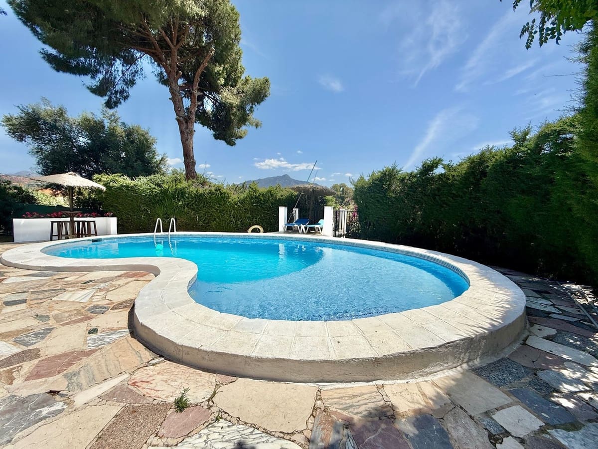 6 slaapkamer Villa te huur in Guadalmina met zwembad garage - € 13.000 (Ref: 9851008)