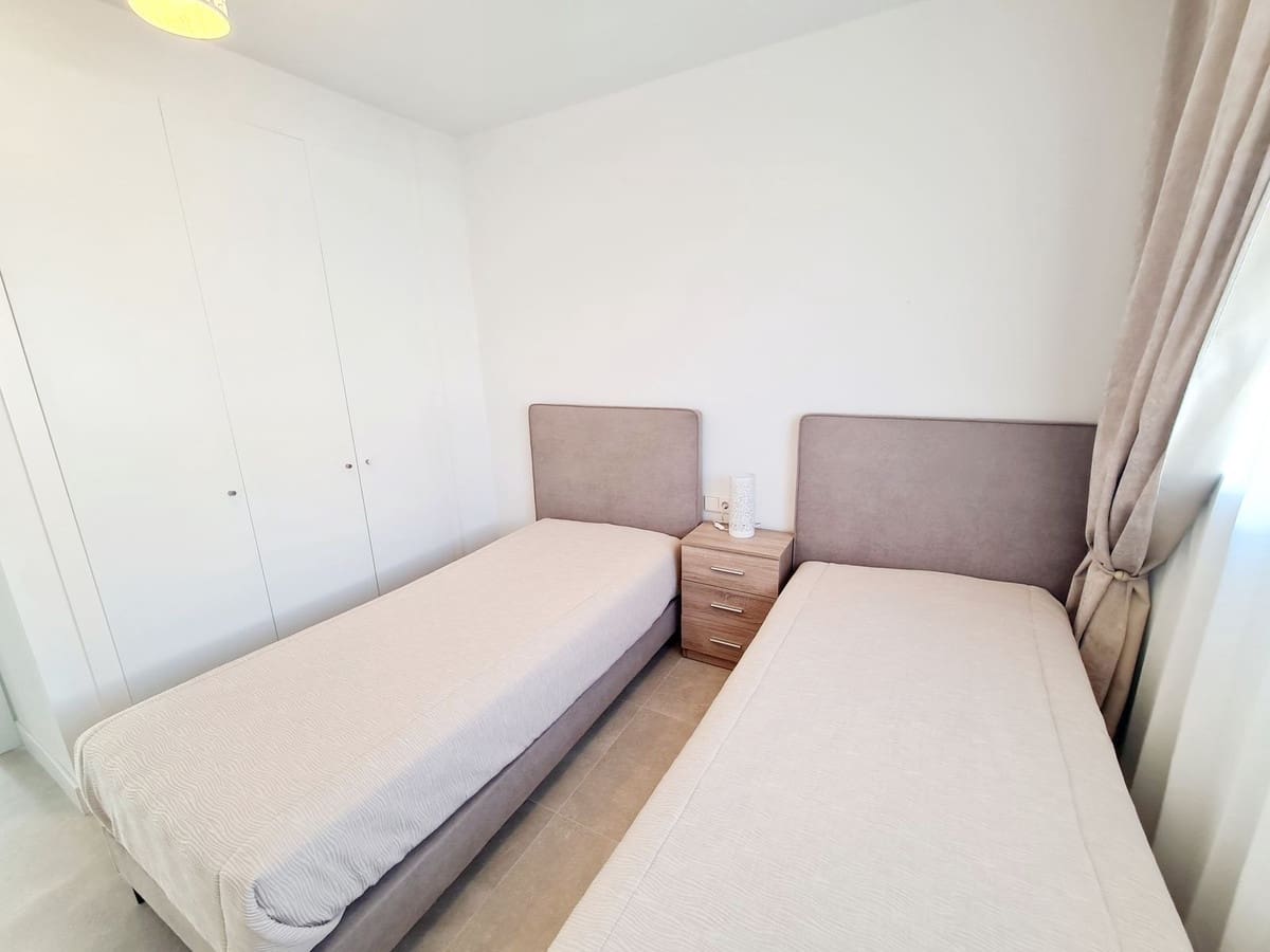 3 makuuhuone Rivitalo vuokrattavana paikassa Mijas Costa mukana uima-altaan 
autotalli - 3 600 € (Ref: 9873130)