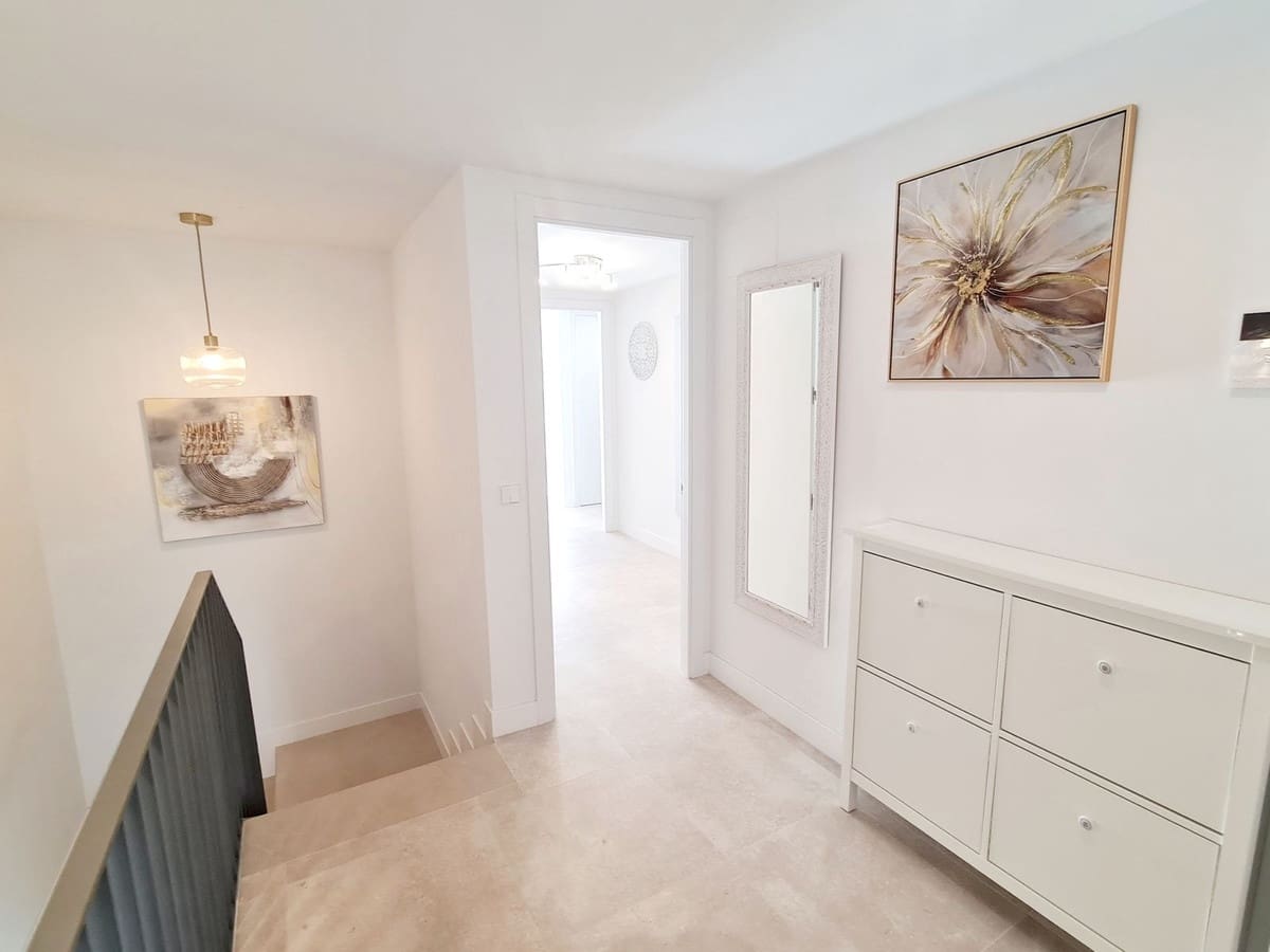 3 makuuhuone Rivitalo vuokrattavana paikassa Mijas Costa mukana uima-altaan 
autotalli - 3 600 € (Ref: 9873130)