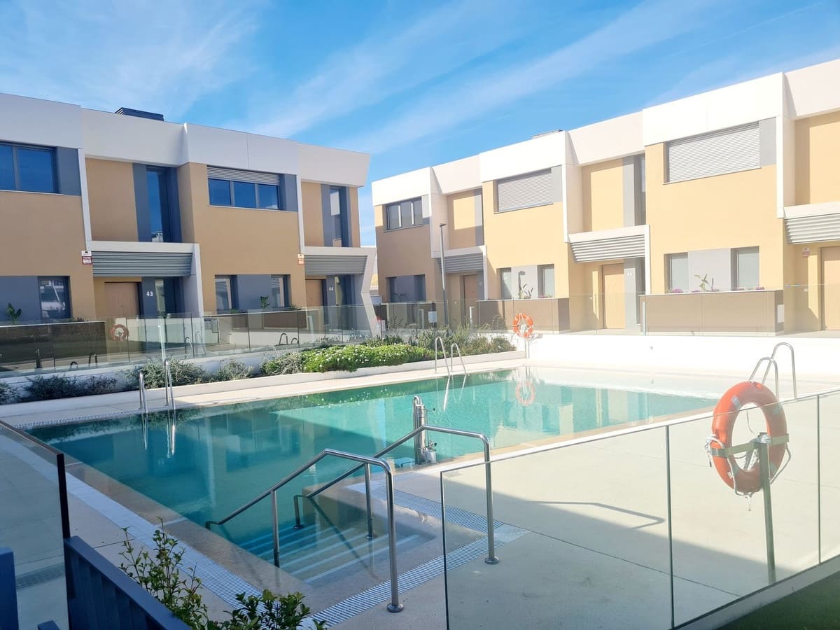3 makuuhuone Rivitalo vuokrattavana paikassa Mijas Costa mukana uima-altaan 
autotalli - 3 600 € (Ref: 9873130)