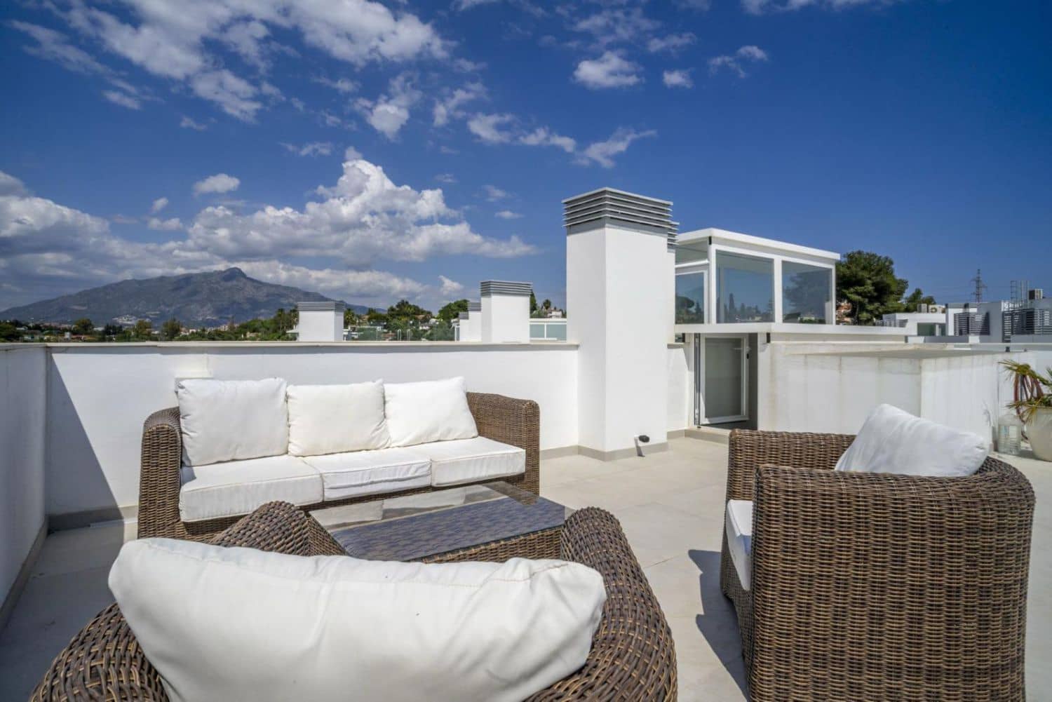 Adosado de 4 habitaciones en San Pedro de Alcantara en alquiler con garaje - 15.000 € (Ref: 9891928)