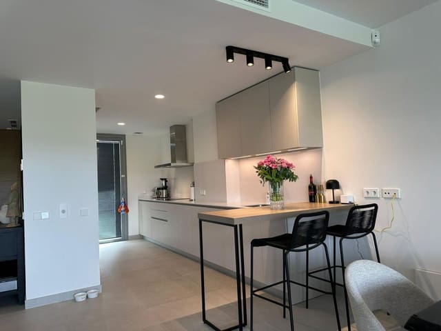 4 sovrum Radhus att hyra i San Pedro de Alcántara Pueblo, Marbella med garage - 15 000 € (Ref: 9891928)