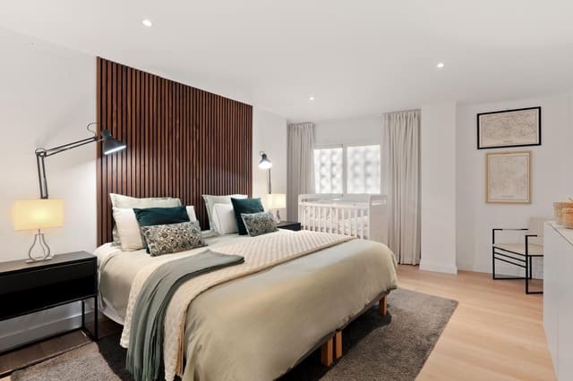 Apartamento para arrendar em Nueva Andalucia, Marbella - 6 000 € (Ref: 9915473)