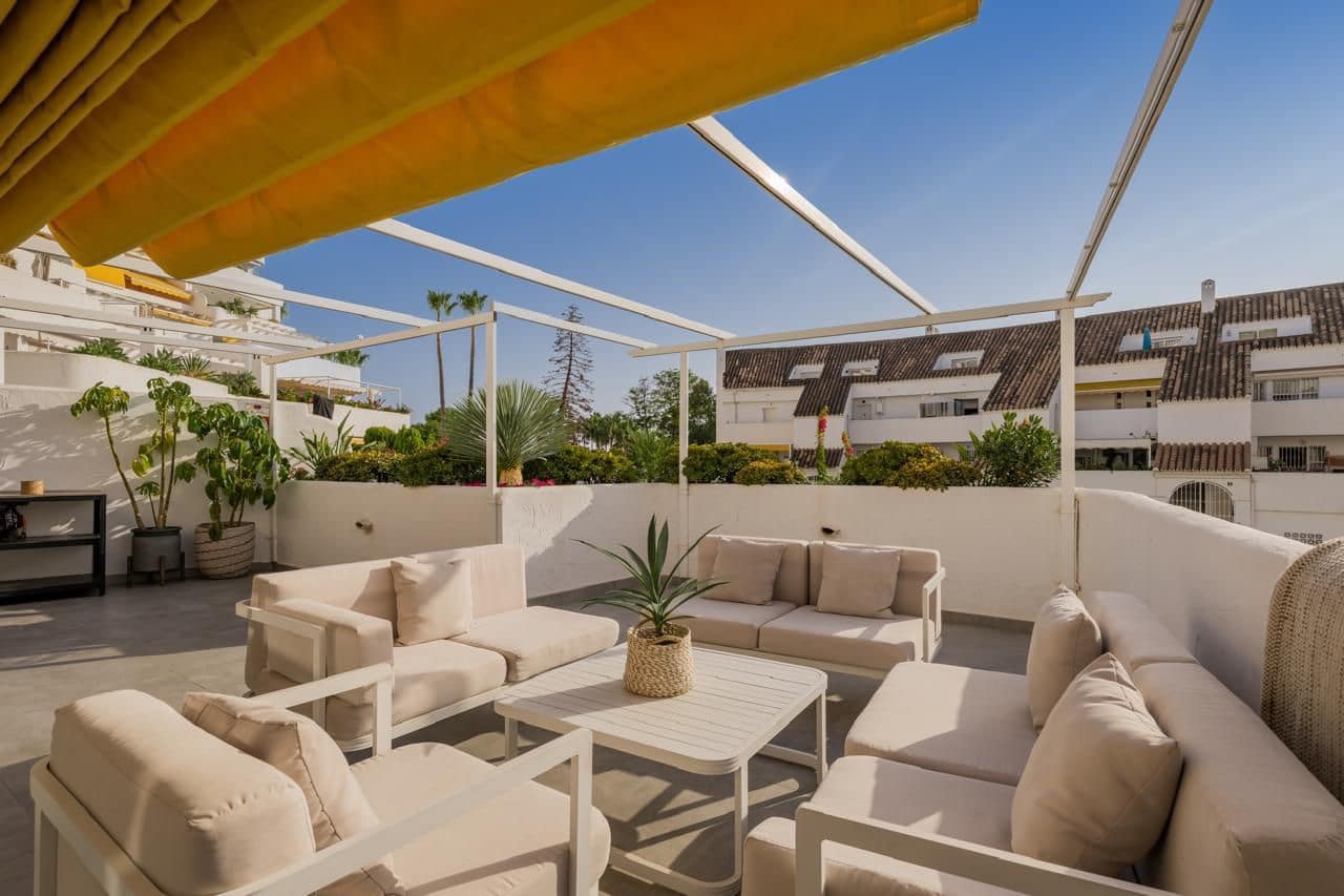 Leilighet til leie i Nueva Andalucia - € 6 000 (Ref: 9915473)