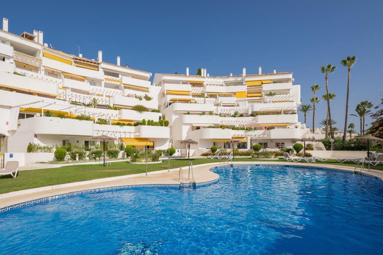 Leilighet til leie i Nueva Andalucia - € 6 000 (Ref: 9915473)