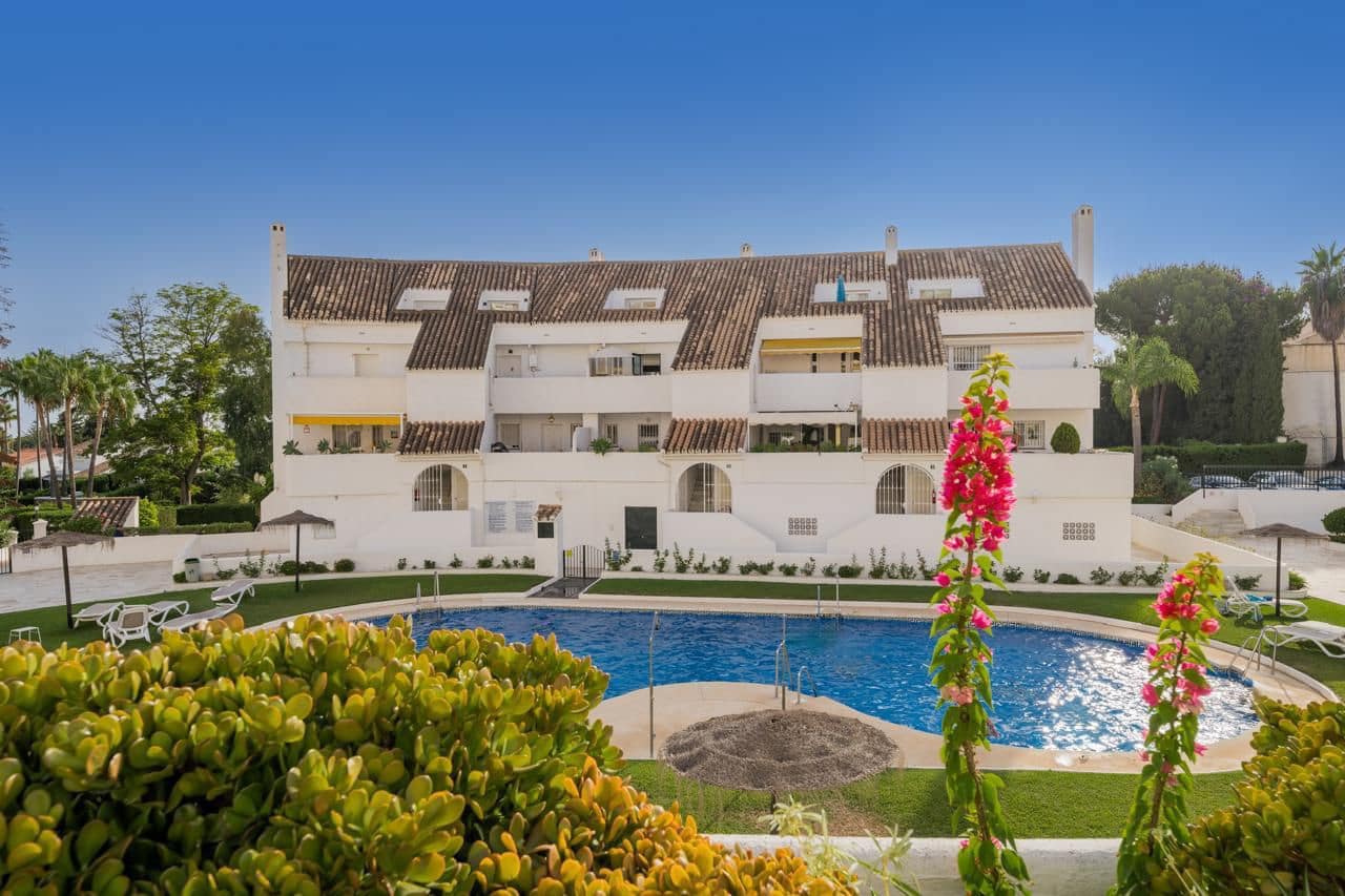 Leilighet til leie i Nueva Andalucia - € 6 000 (Ref: 9915473)