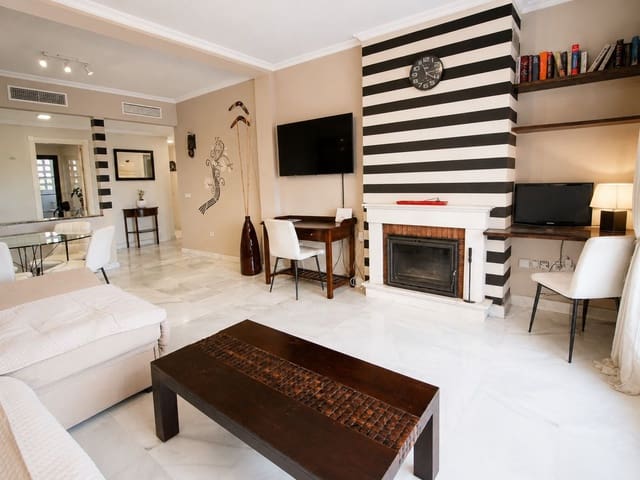 Apartamento de 2 habitaciones en Atalaya-Isdabe, Estepona en alquiler con piscina garaje - 2.400 € (Ref: 9941991)