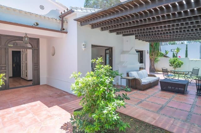 3 makuuhuone Omakotitalo vuokrattavana paikassa Marbella mukana 
autotalli - 3 800 € (Ref: 9957615)