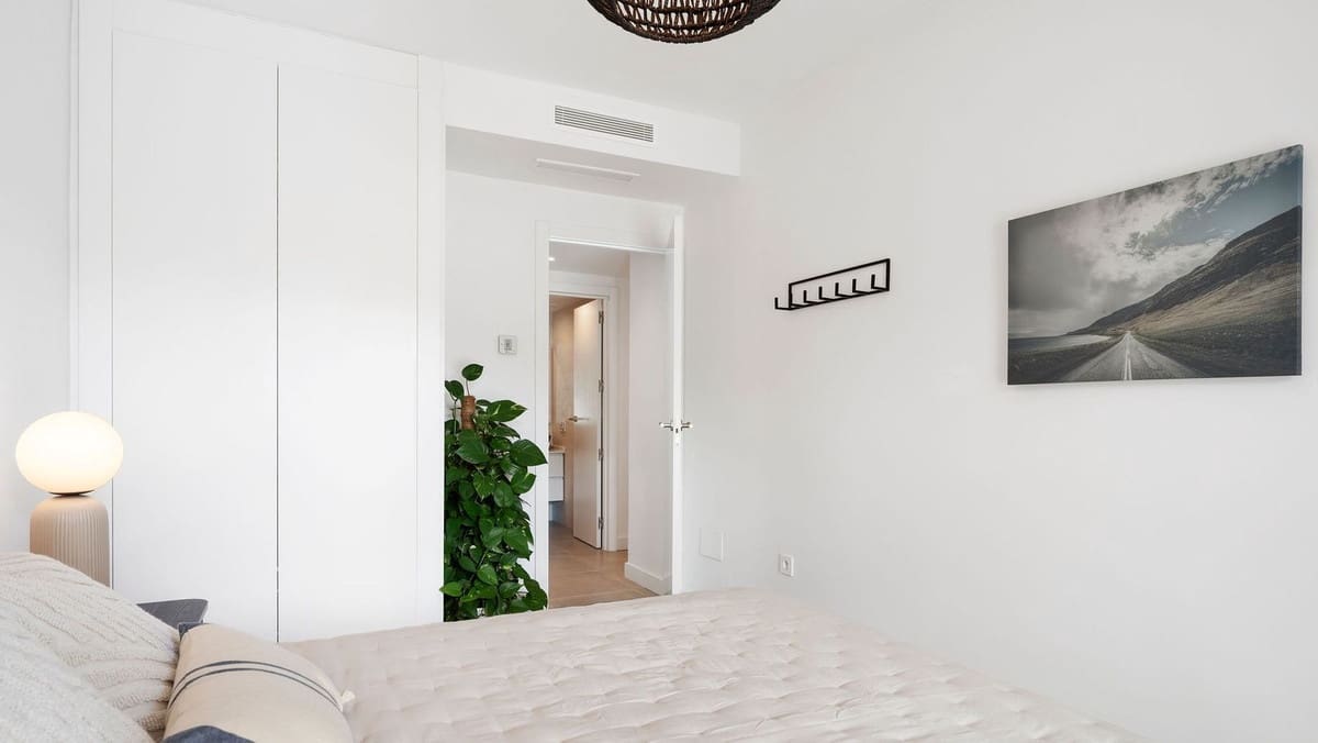 2 soveværelse Lejlighed til leje i Golden Mile med garage - € 3.500 (Ref: 9959401)