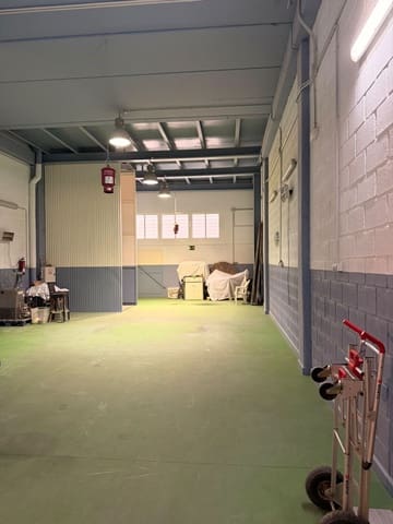 2 soverom Bedrift til leie i Aloha Golf, Marbella - € 2 950 (Ref: 9986528)
