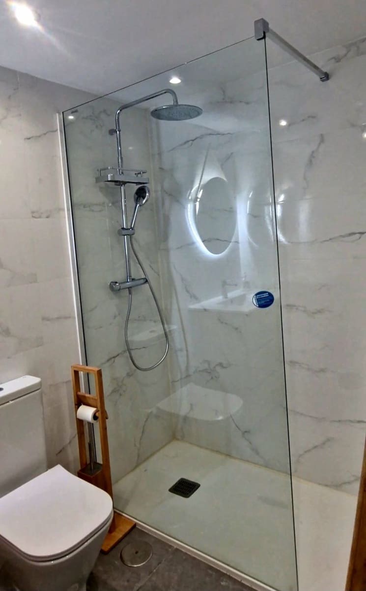 Apartamento de 2 habitaciones en Marbella en alquiler con piscina garaje - 2.350 € (Ref: 9996767)