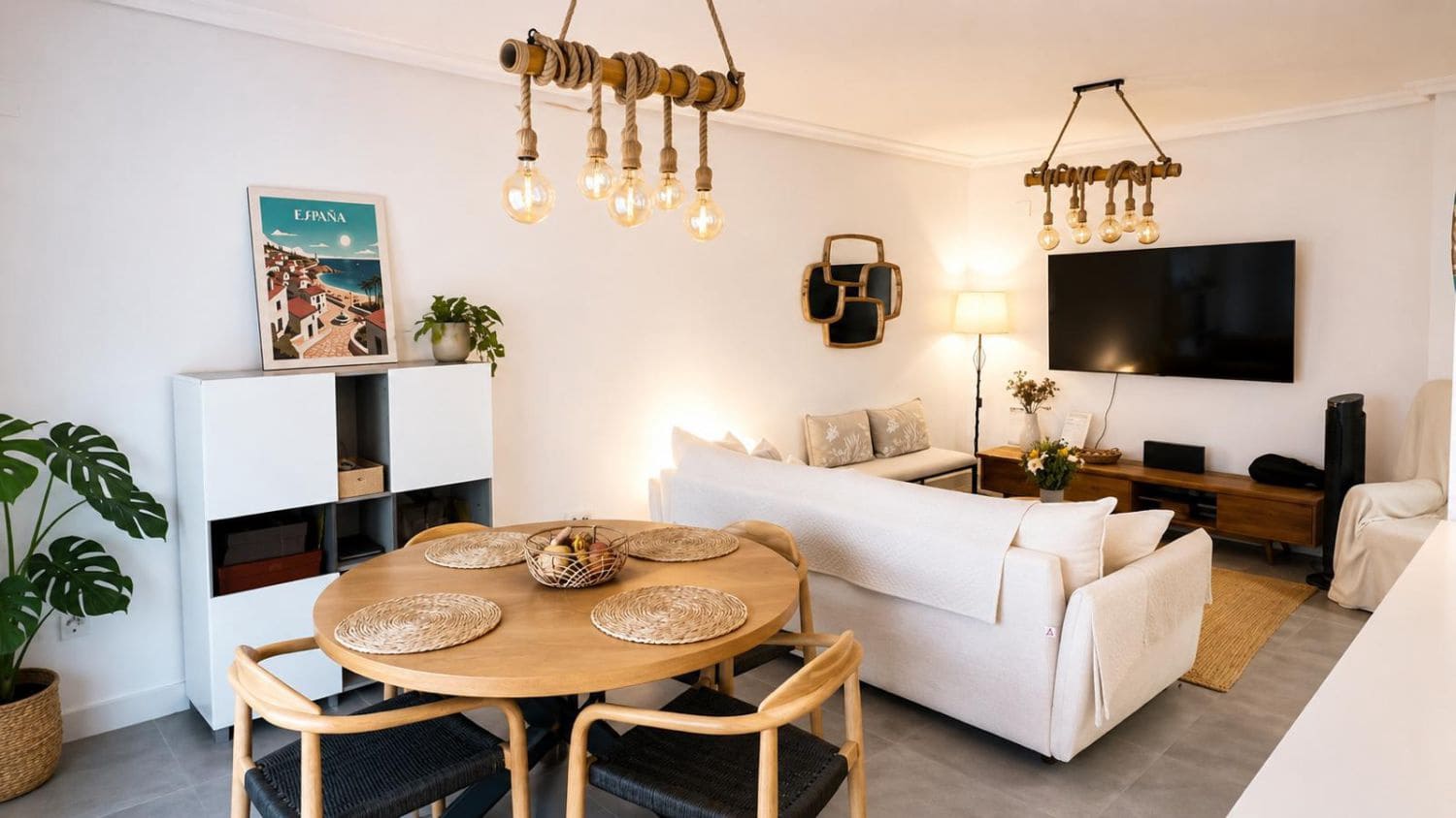 Apartamento de 2 habitaciones en Marbella en alquiler con piscina garaje - 2.350 € (Ref: 9996767)