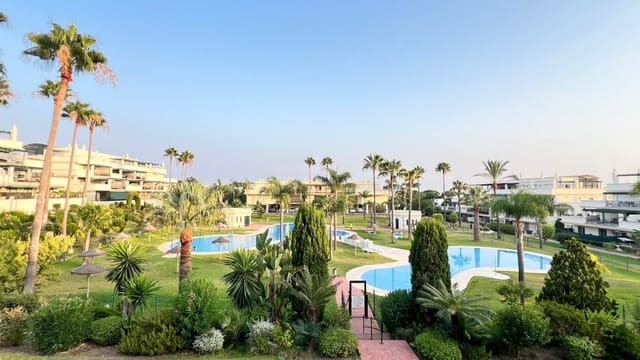 Apartamento de 2 habitaciones en Rodeo Alto - Guadaiza - La Campana, Marbella en alquiler con piscina garaje - 2.350 € (Ref: 9996767)