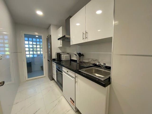 2 quarto Apartamento para arrendar em La Dama de Noche - La Alzambra, Marbella com piscina garagem - 1 900 € (Ref: 9999558)