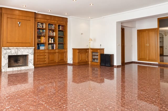 4 sypialnia Mieszkanie na sprzedaż w Exposicio, Miasto Walencja z garażem - 795 000 € (Ref: 10136358)