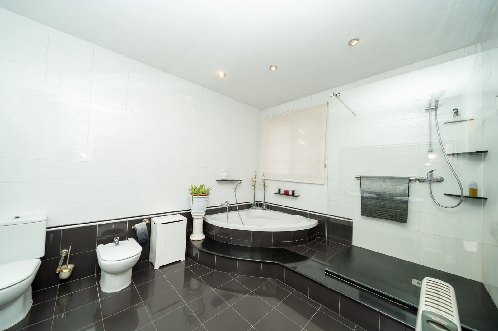 5 bedroom Townhouse for sale in Betera - € 849,750 (Ref: 8887001)