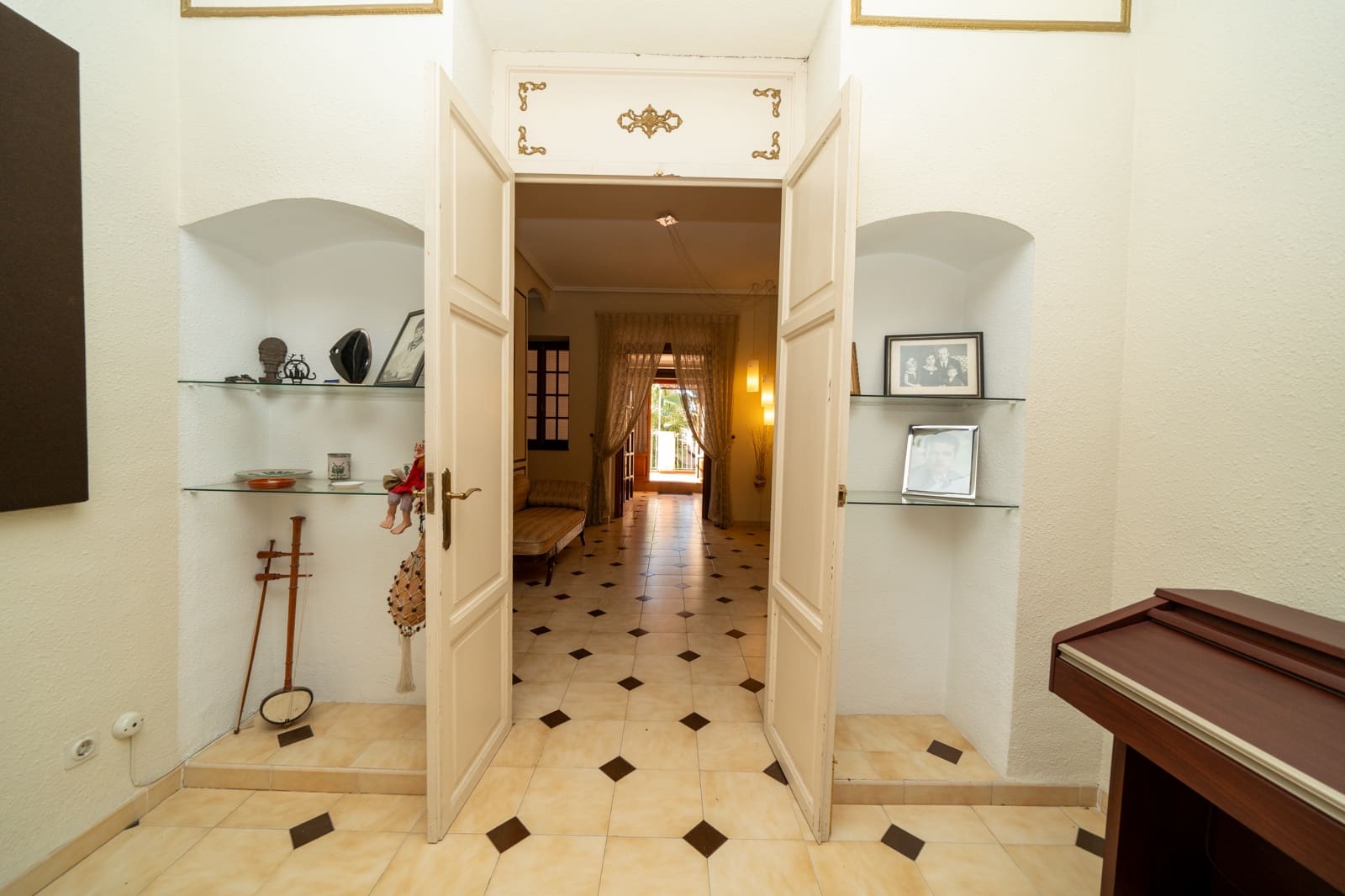 5 bedroom Townhouse for sale in Betera - € 849,750 (Ref: 8887001)