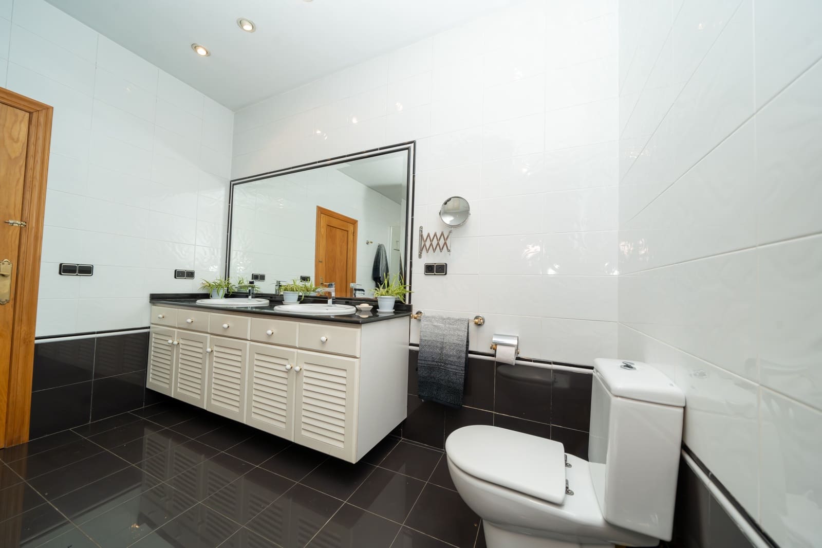 5 bedroom Townhouse for sale in Betera - € 849,750 (Ref: 8887001)